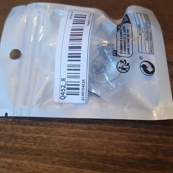 Silver zircon size 8 ring - Picture 6 of 9